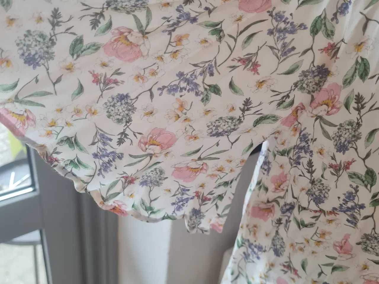 Billede 3 - Tunika str 46 H&M viskose 