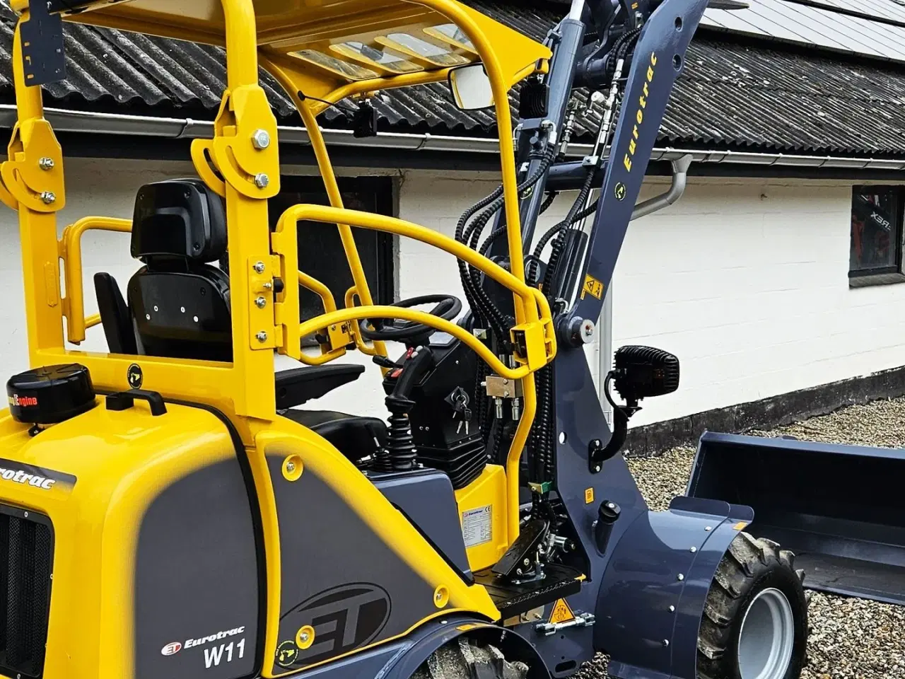 Billede 9 - Eurotrac W11 / fabriksny / skovl & gafler / Kubota motor