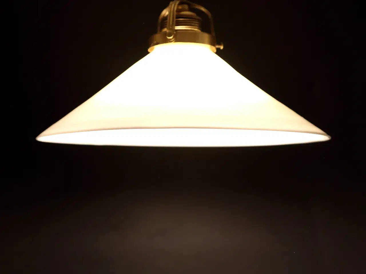 Billede 2 - Skomagerlampe i opalglas – original 30/40’er