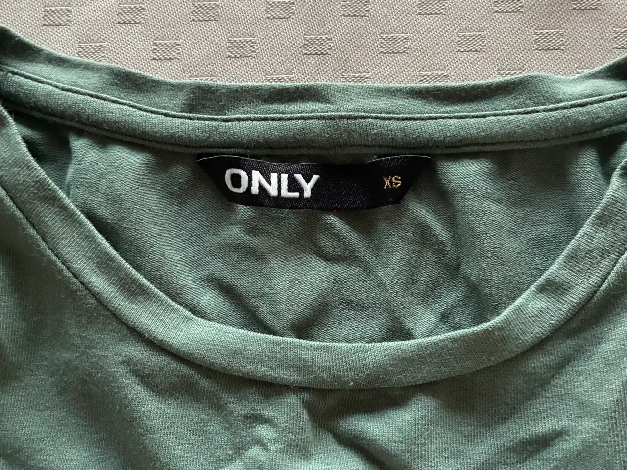 Billede 2 - T-shirt fra Only xs