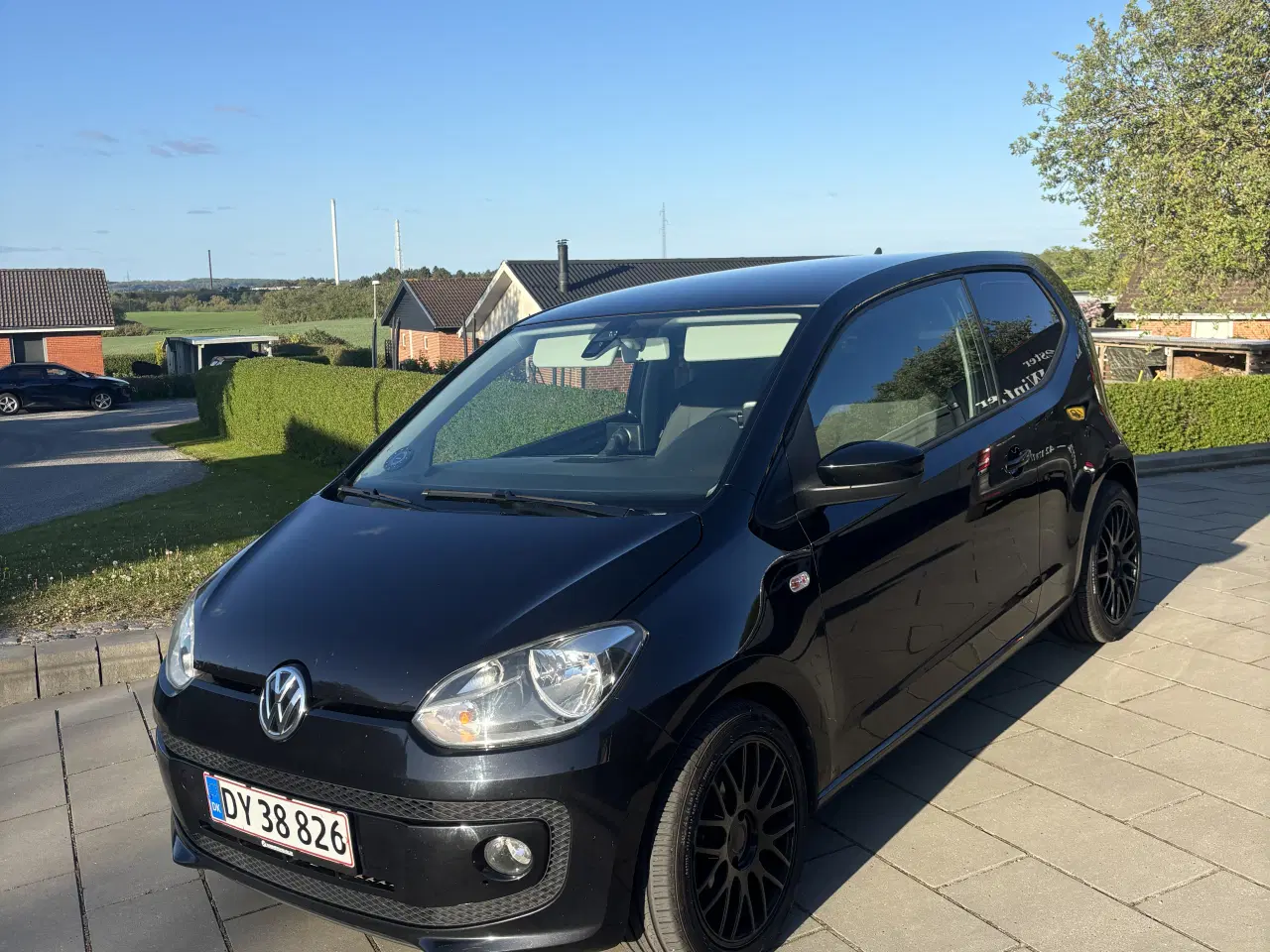 Billede 1 - VW Up, velkørende og økonomisk