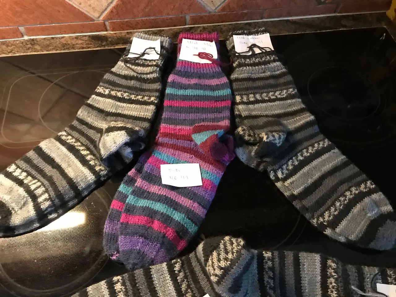 Billede 8 - Hjemmestrikkede  uld sokker