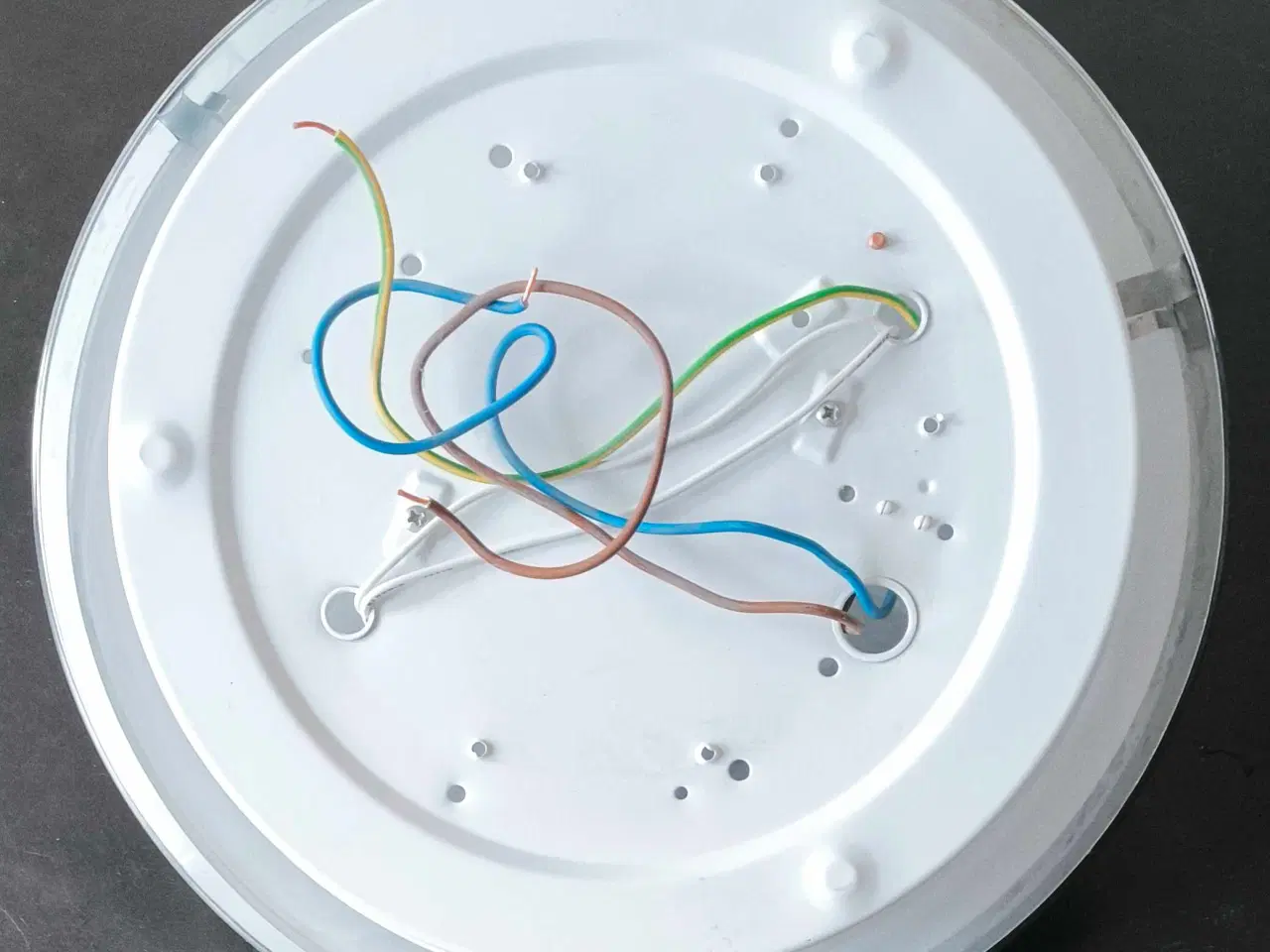 Billede 2 - Hvid loftslampe med chrome kant