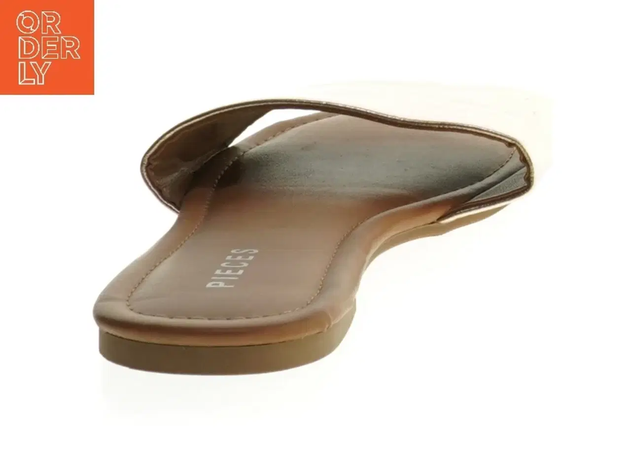 Billede 3 - Guldsandaler, str. 36 fra Pieces (str. 36 cm)