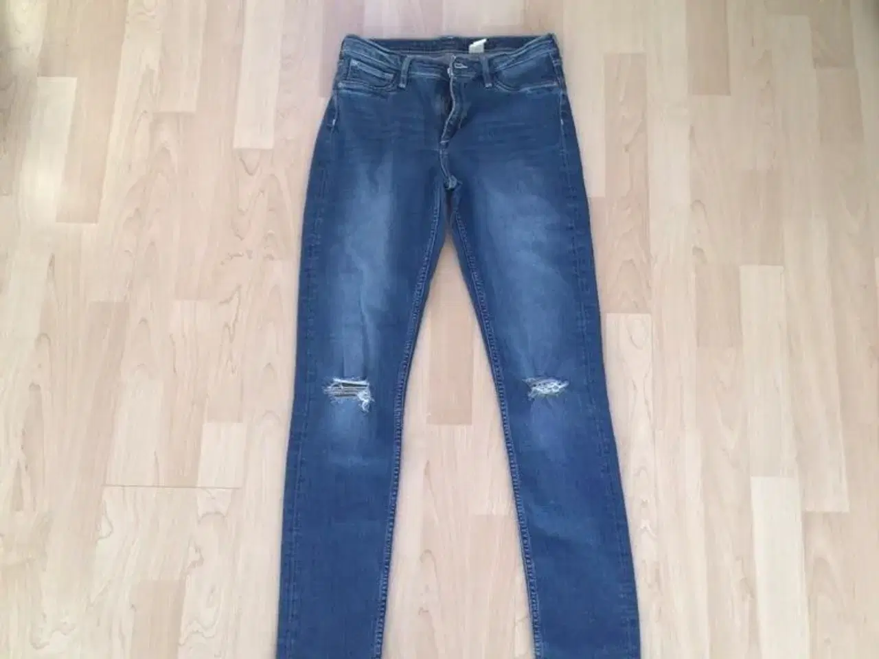 Billede 2 - 2 x H&M slim jeans str.170