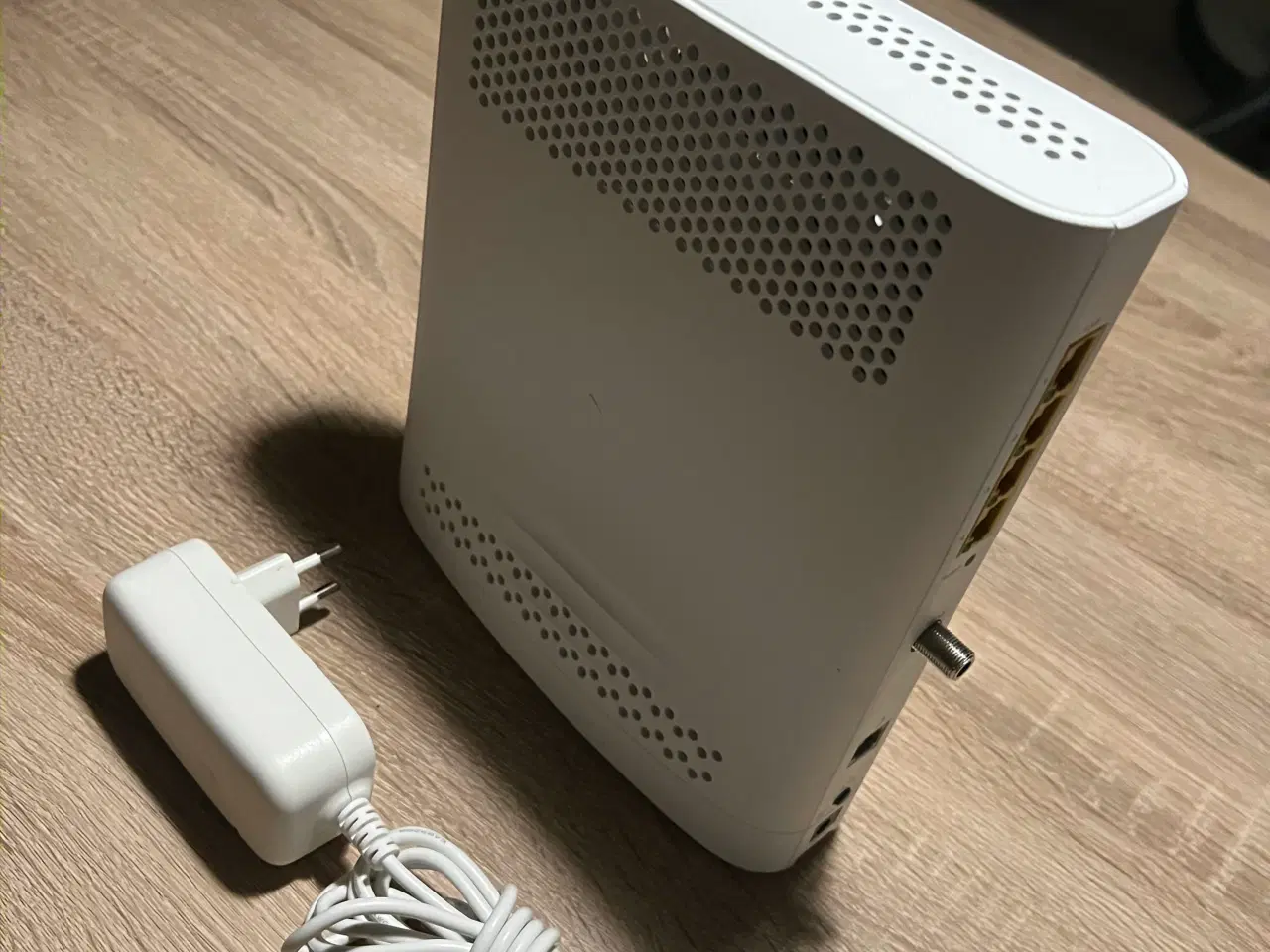 Billede 1 - Modem med wifi
