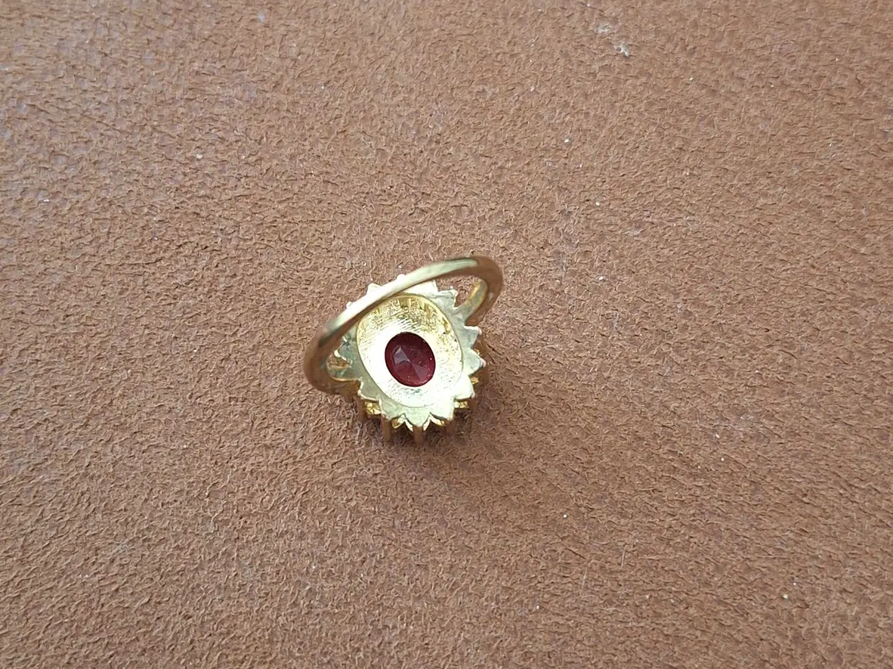 Billede 4 - Guldfarvet ring 