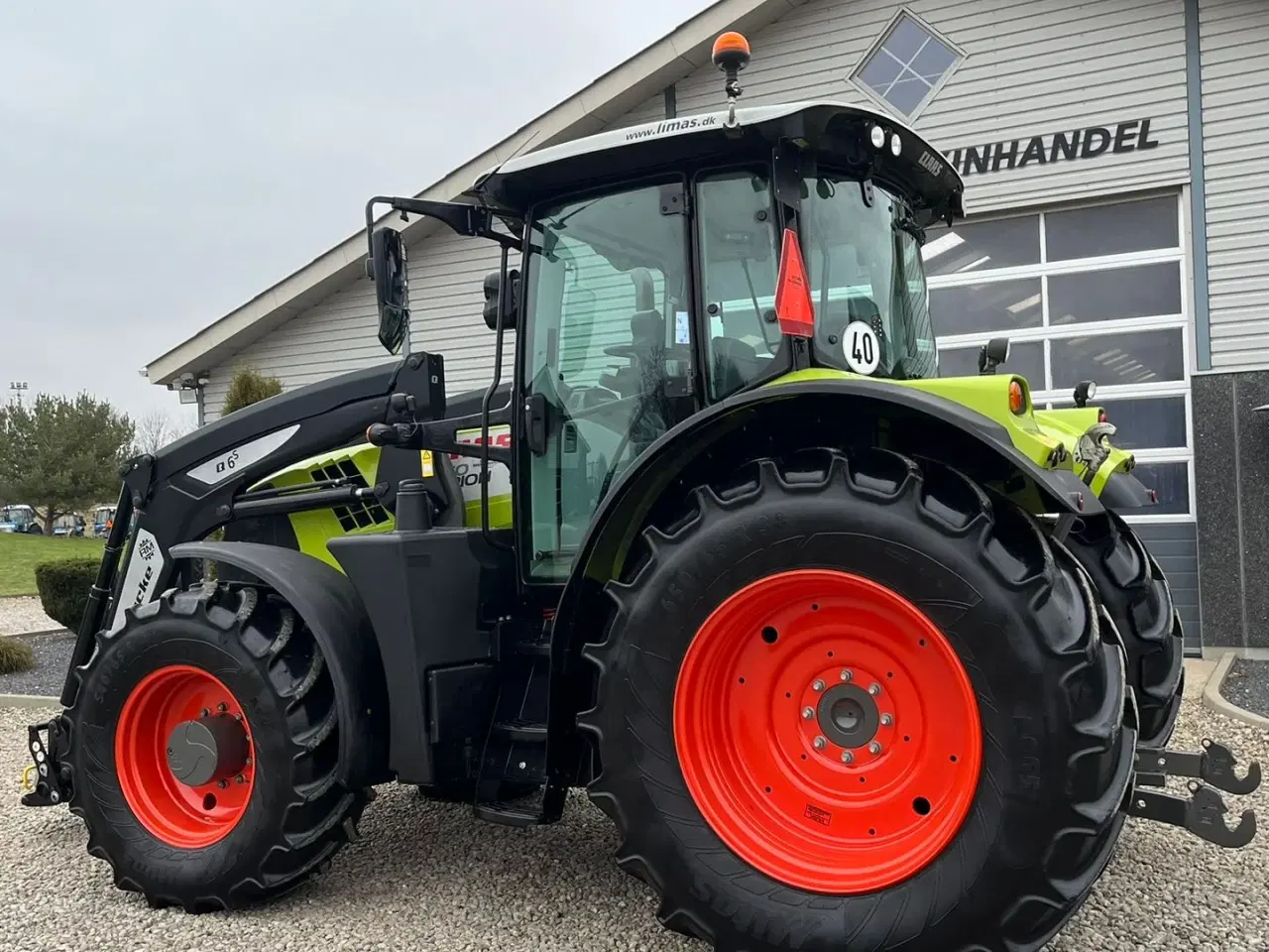 Billede 9 - CLAAS ARION 650 med frontlift og frontlæsser