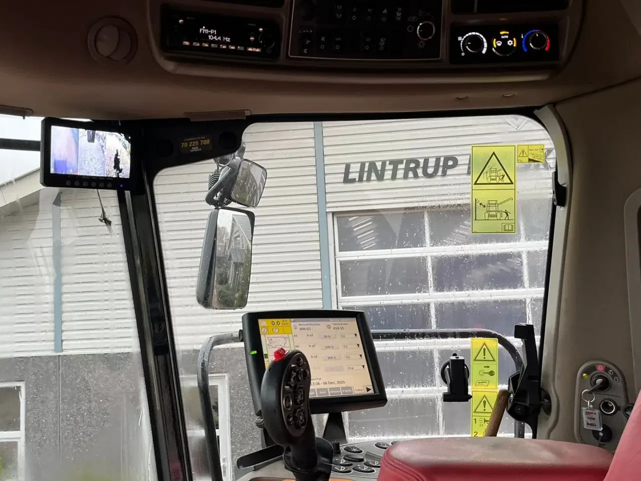 Billede 23 - Case IH 8250 Axial-Flow med 35fod Varicut skærebord. Dansk maskine