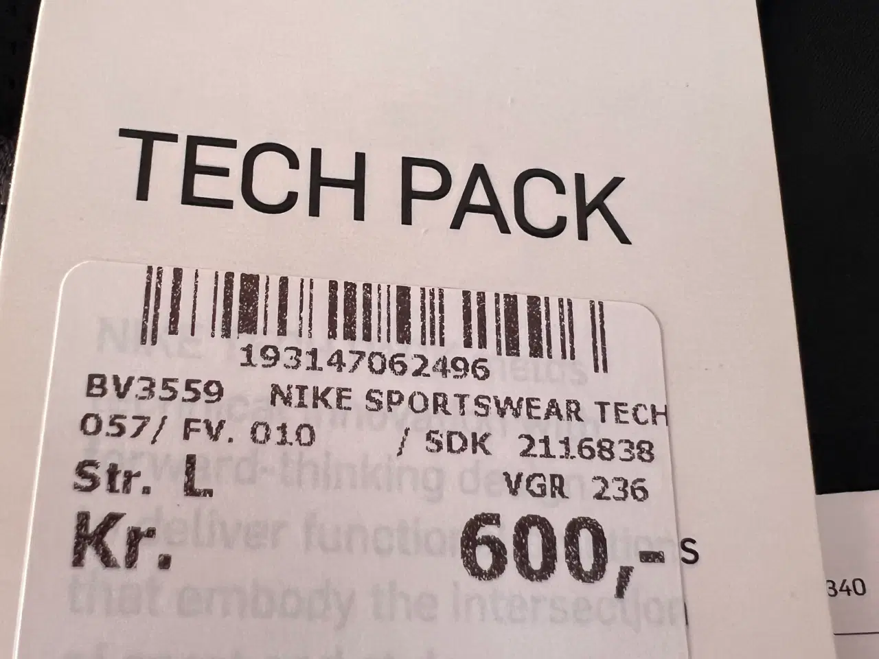 Billede 10 - NY Sort Nike Tech Pack Jakke. (Str. L/147-158 Cm.)