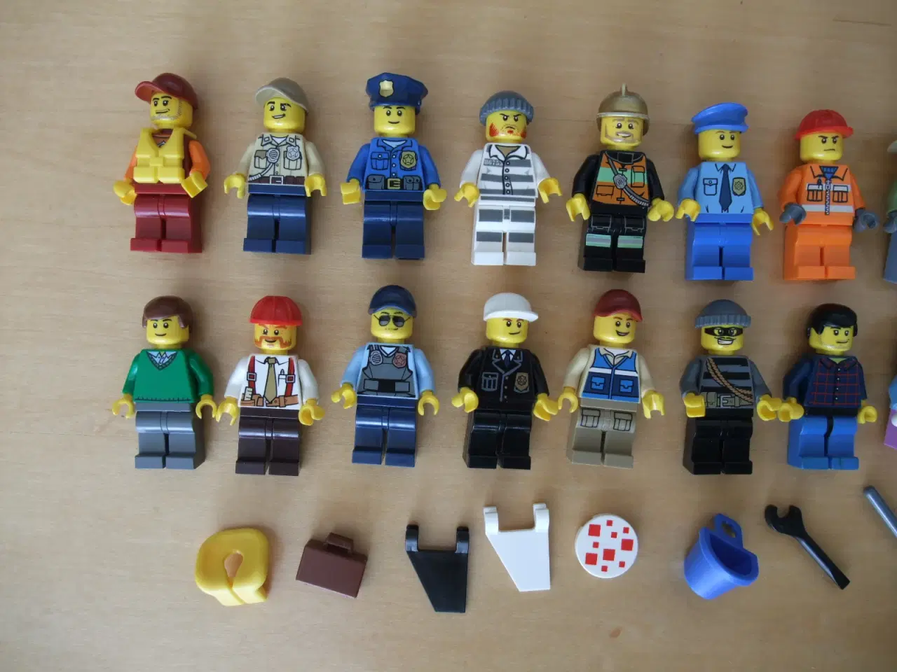 Billede 2 - Lego City Figurer+Tilbehør