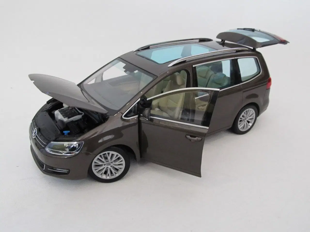 Billede 6 - 2010 VW Sharan TDI 1:18  Limited edition