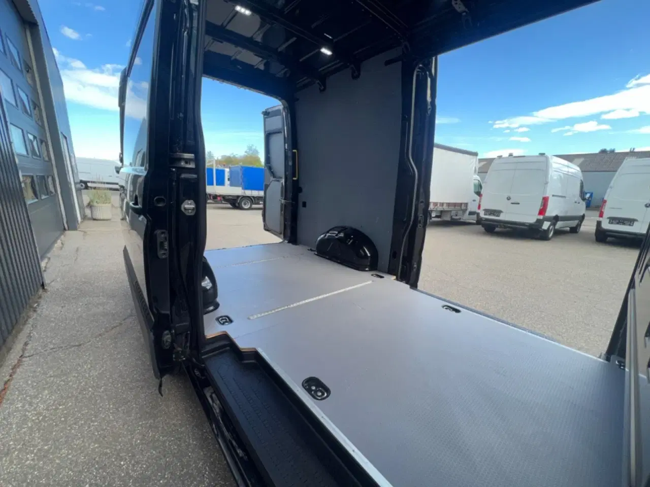 Billede 11 - VW Crafter 35 2,0 TDi 177 Kassevogn L3H2 aut.