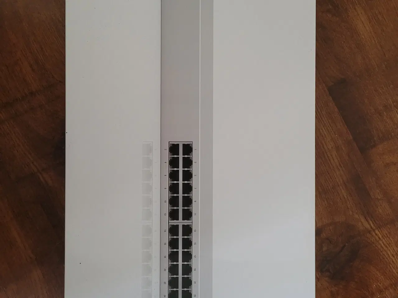 Billede 1 - Ubiquiti Unifi Switch 24