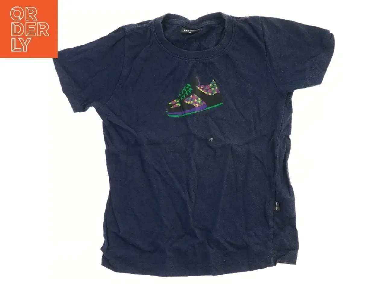 Billede 1 - Blå T-shirt med sneakerprint fra Me Too (str. 116)