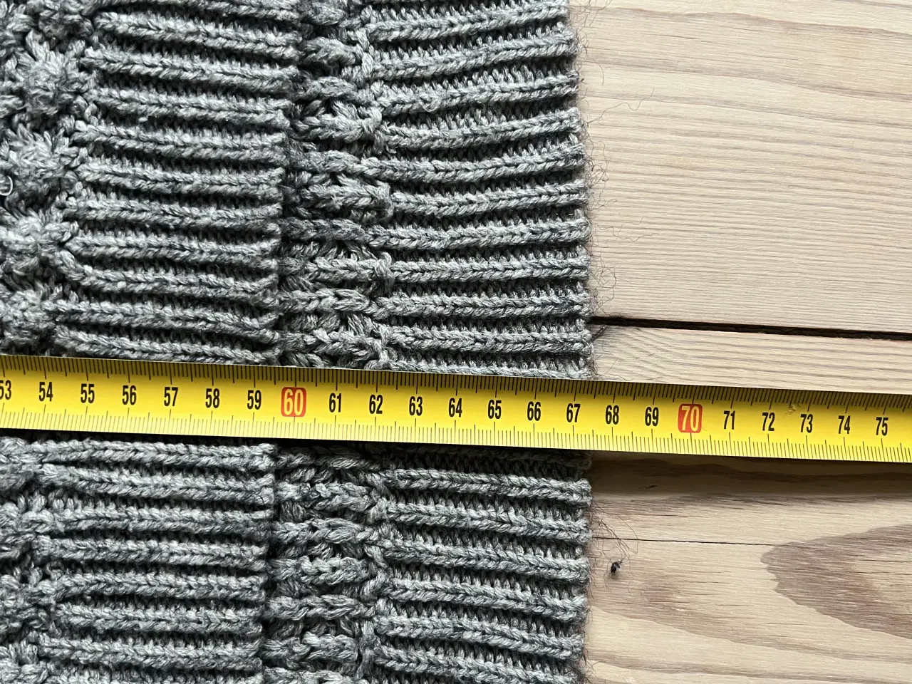 Billede 4 - Grå strik