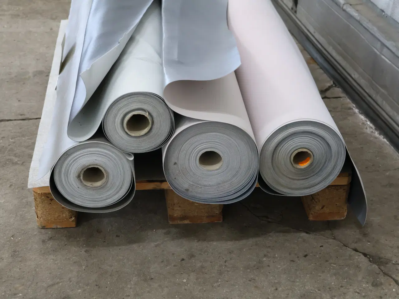 Billede 2 -  4 Ruller Kunstlæder/Nappa. 