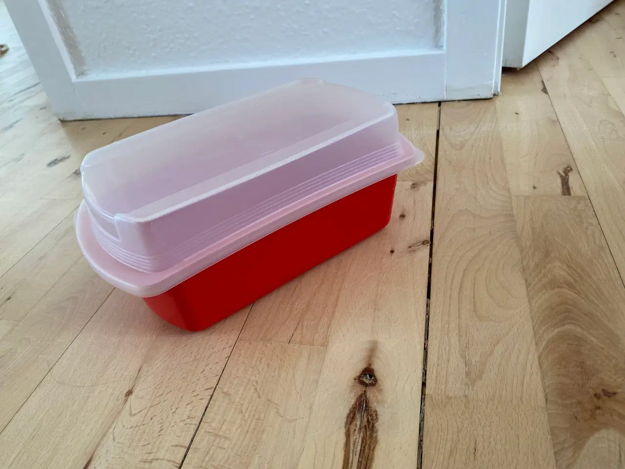 Billede 10 - Rød Tupperware beholder