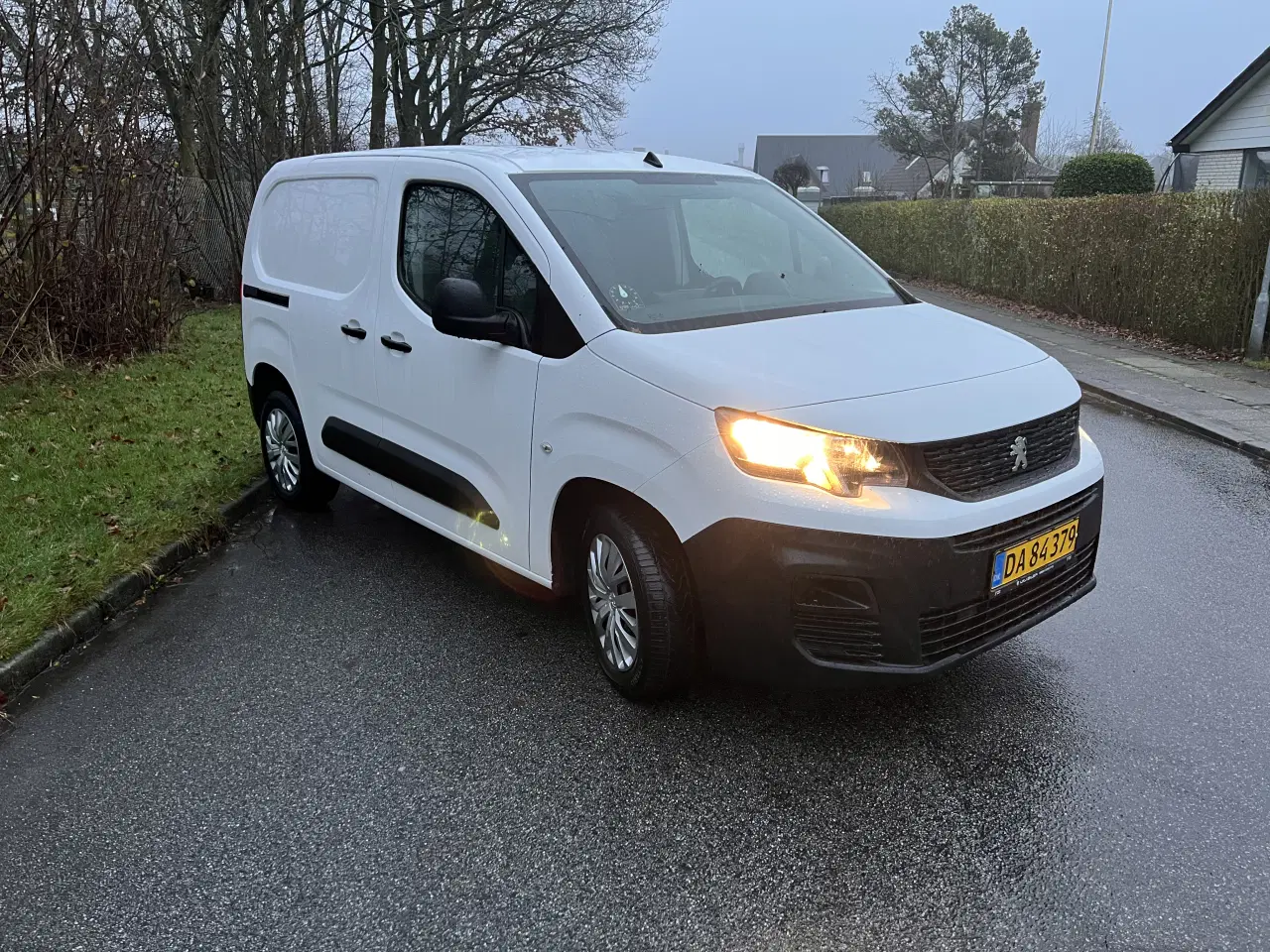 Billede 2 - Fin lille vare bil 