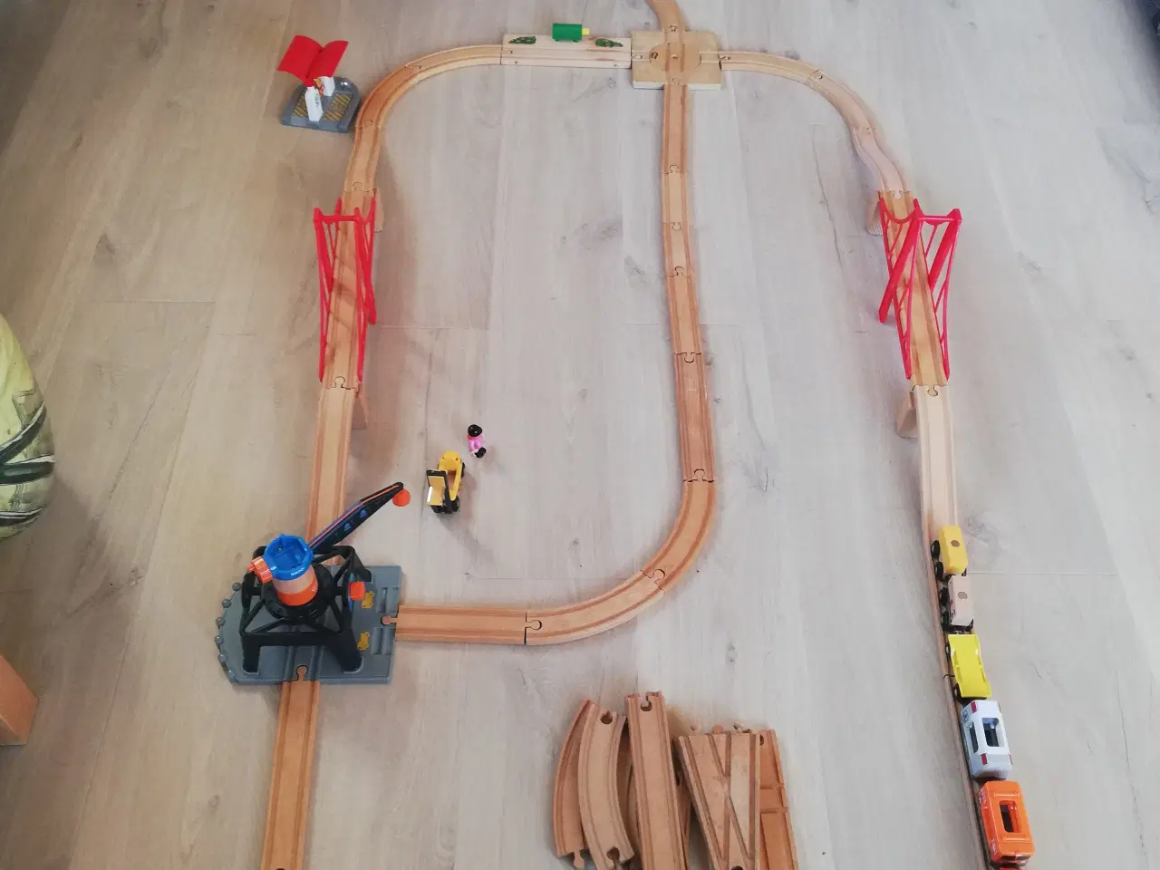 Billede 3 - Brio togbane, broer, kran mm.