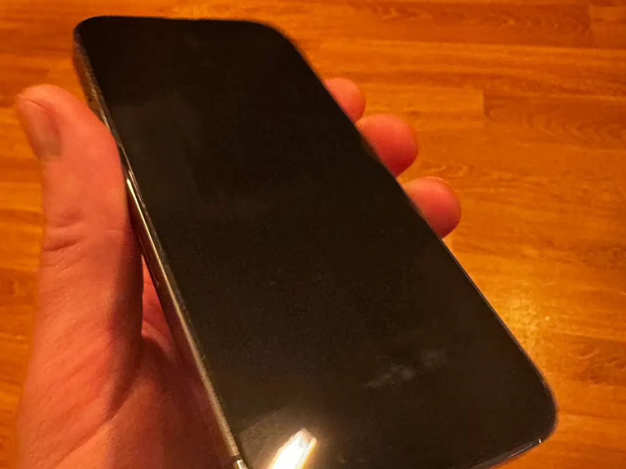 Billede 8 - iPhone 14 Pro 256 GB bagsiden defekt 