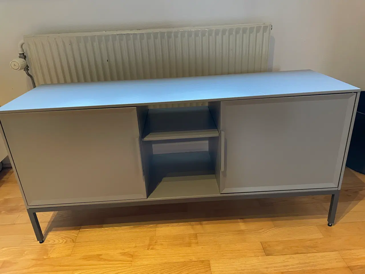 Billede 1 - TV bord fra Ikea