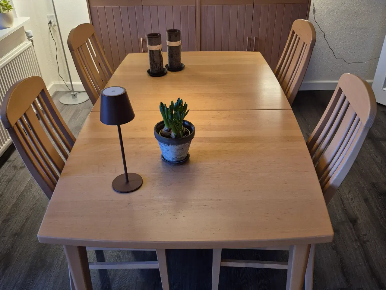 Billede 3 - Spisebord med 6 stole