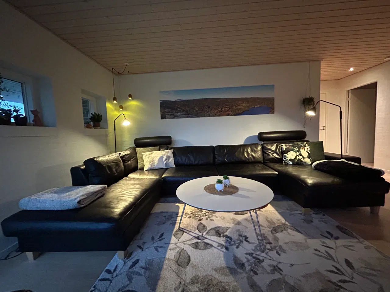 Billede 9 - Chaiselong hjørnesofa, Sort læder, Funktion design