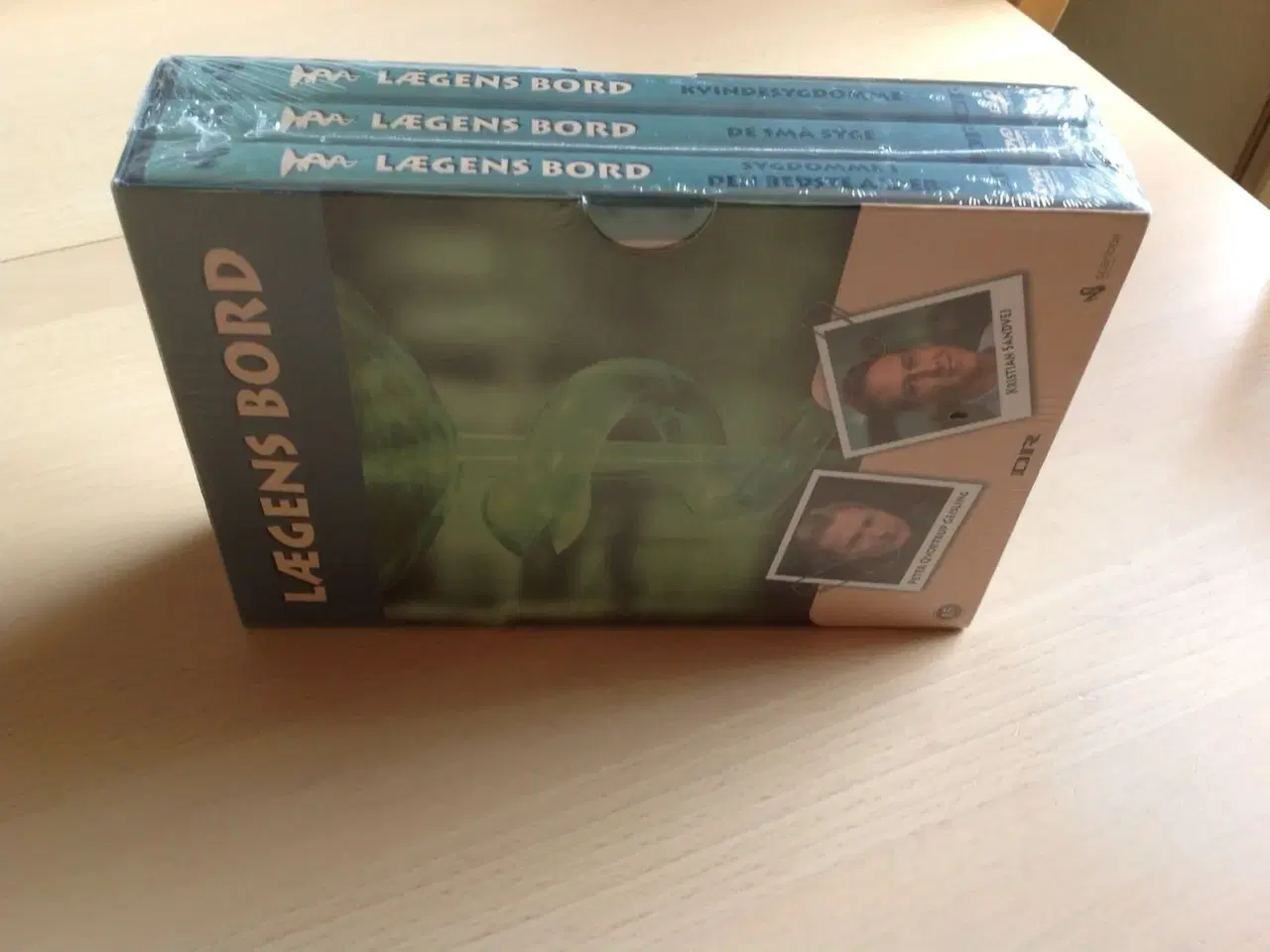 Billede 1 - Lægens bord DVD box