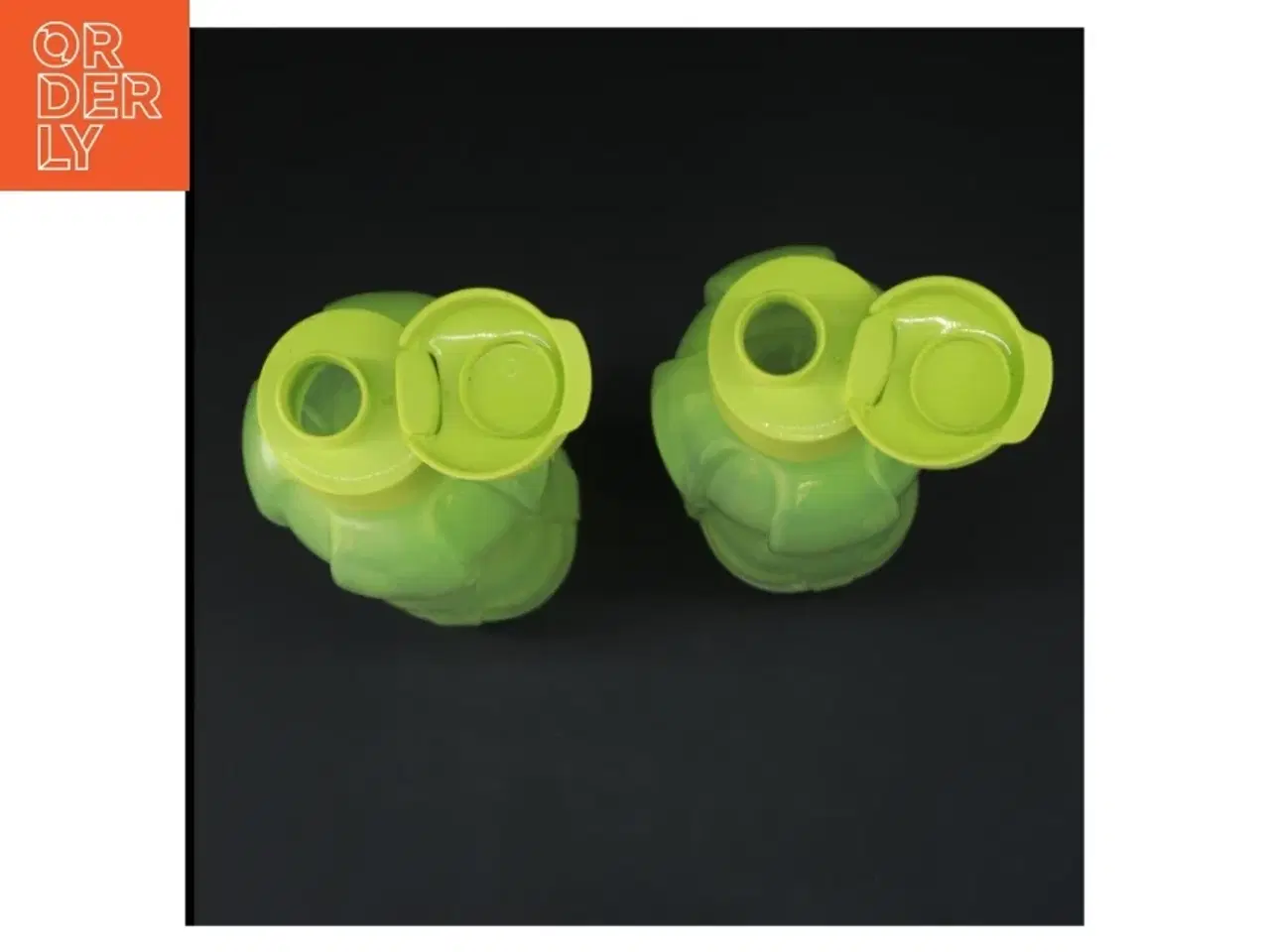Billede 4 - Plastikflasker op med skruelåg fra Tupperware (str. 2 stk 25,5 cm)