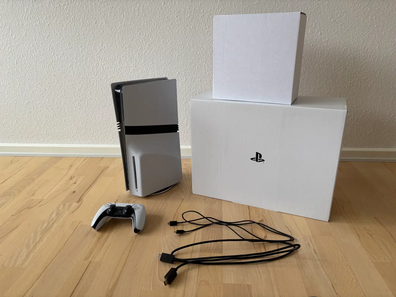 Billede 5 - PS5 Pro inkl. Diskdrev + Vertikal Stander