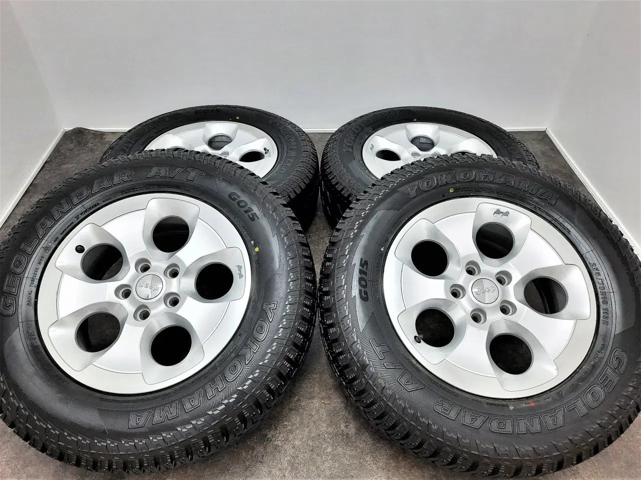 Billede 3 - NYE - 5x127 18" ET44,85 JEEP Sahara wheels