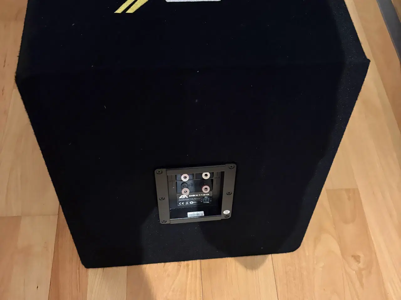 Billede 3 - 12 tommer bas til bilen den står og fylder skal væ