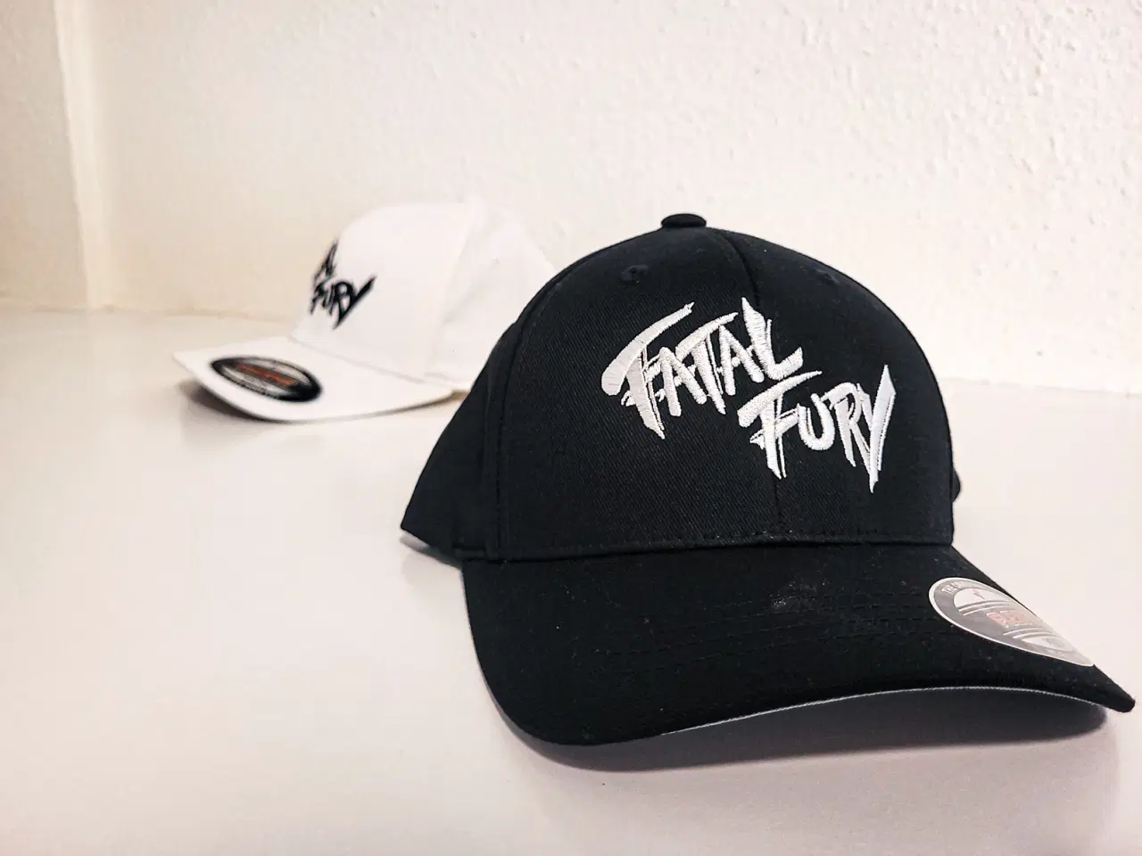 Billede 2 - Flexfit Kasketter til Børn & Unge – Hvid og Sort