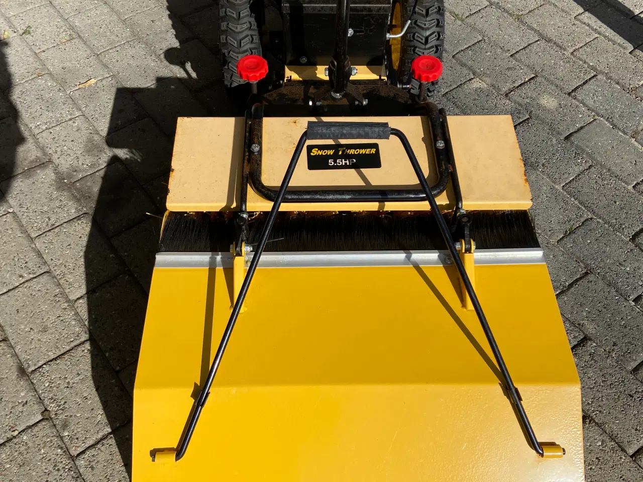 Billede 3 - Snow Thrower 5.5HP Fejemaskine med opsamler