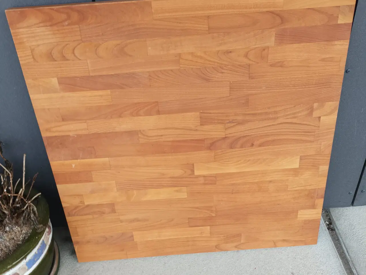 Billede 1 - FLOT MASSIV TRÆ/BORD PLADE 83X83 X 2X5 CM BRED