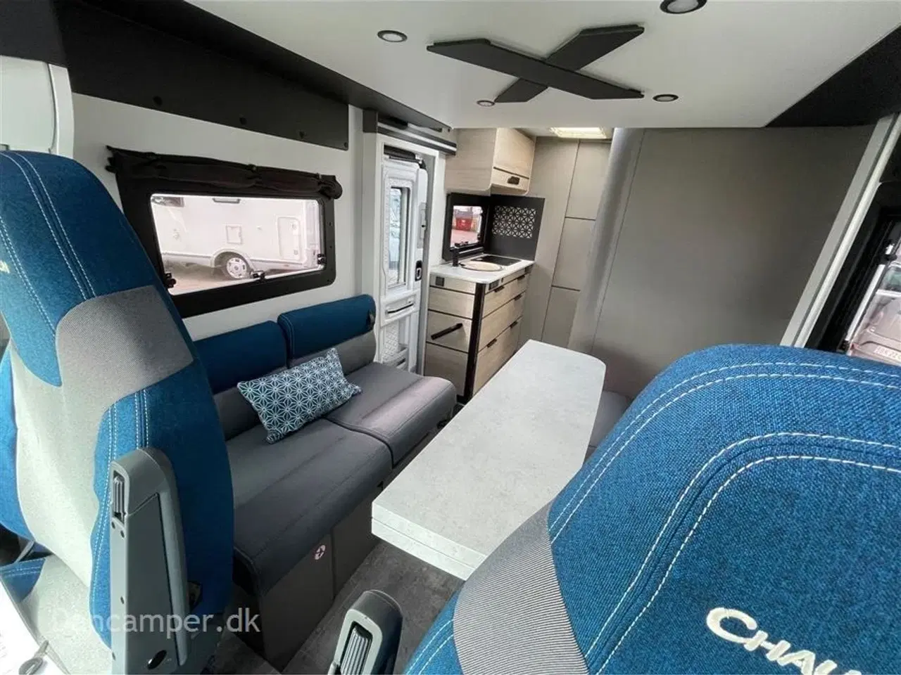 Billede 12 - 2024 - Chausson X650 Exclusive line   Camper med stor Lounge og siddegruppe, 9-trins automatgear, sænkeseng, stor garage, specialfælge, Artic, Connect- og X-tilbehørspakke ,