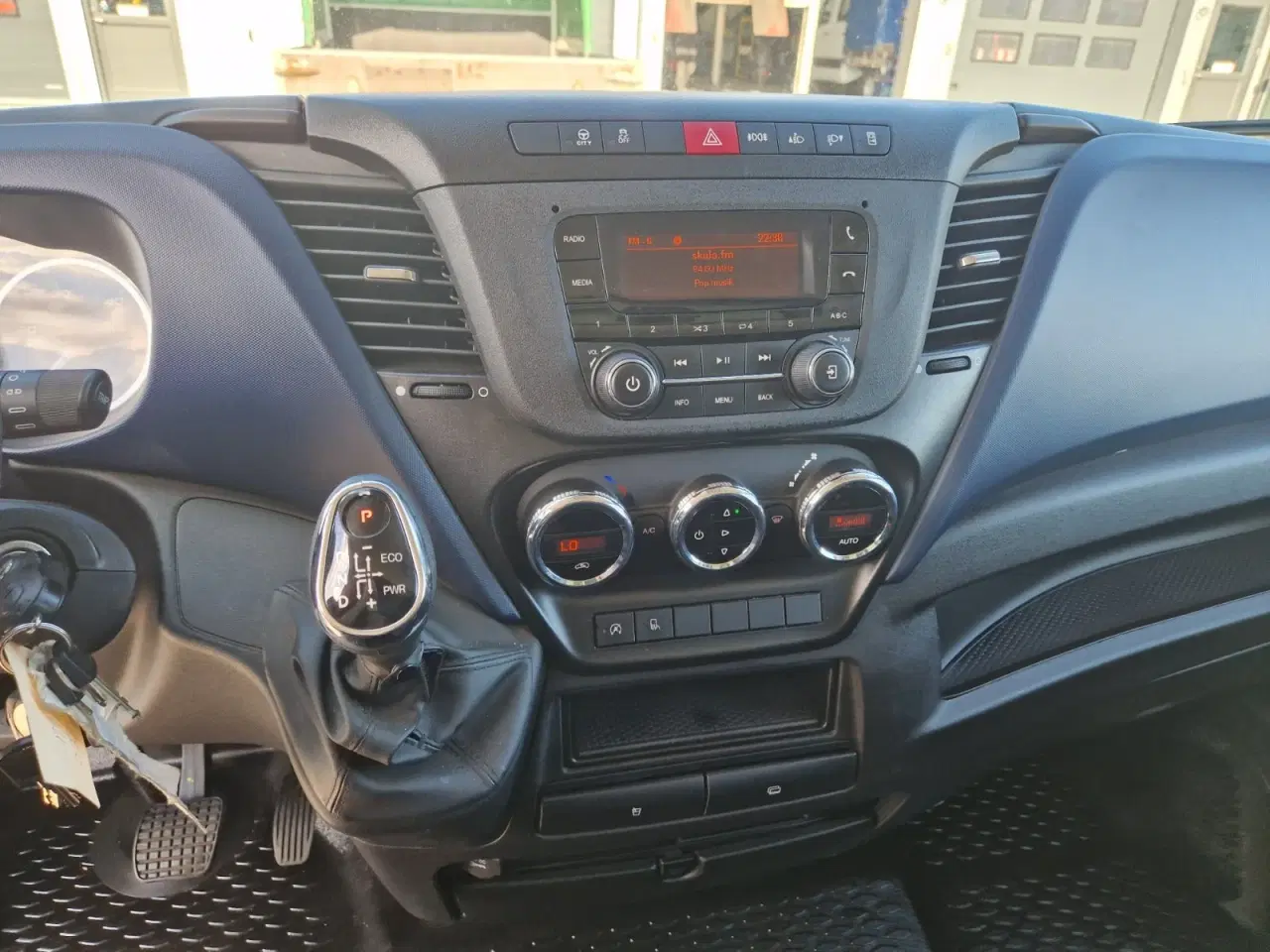 Billede 13 - Iveco Daily 2,3 35S14 Alukasse m/lift