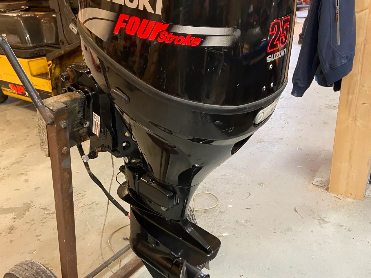 Billede 2 - 25 HK Suzuki Påhængsmotor 
