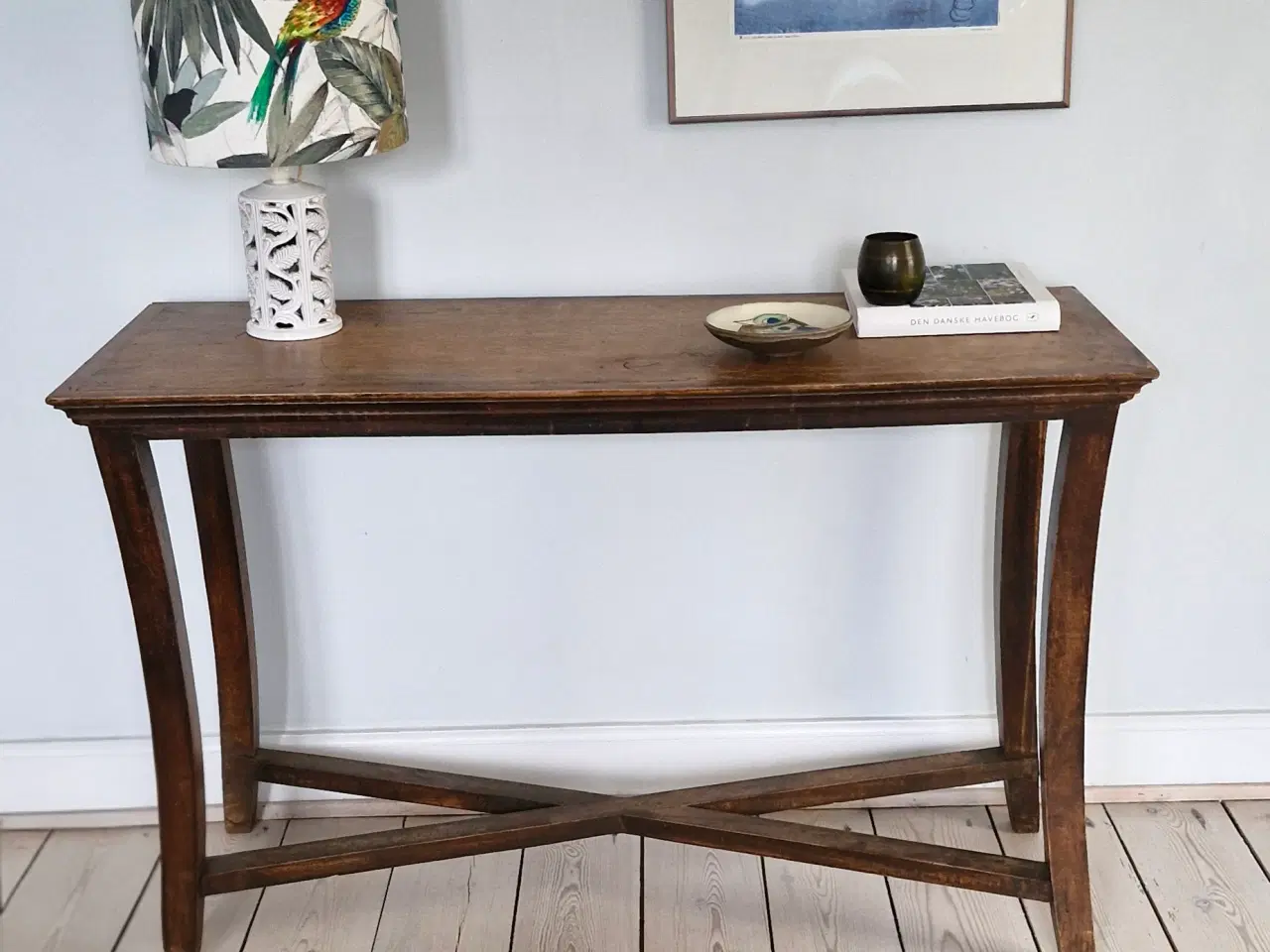 Billede 1 - Konsolbord i mørkt træ