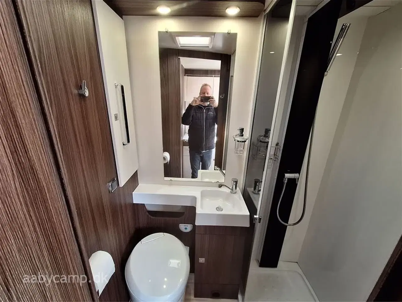 Billede 14 - 2019 - Benimar Tessoro 483 solceller. batteri. markise.duo control. tv. KUN 29,000 km.