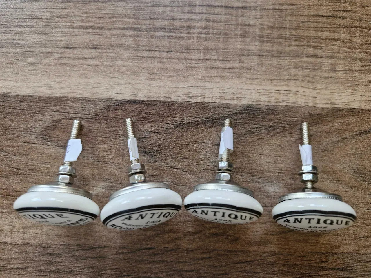 Billede 2 - Vintage porcelæns Knopper 4 Stk.