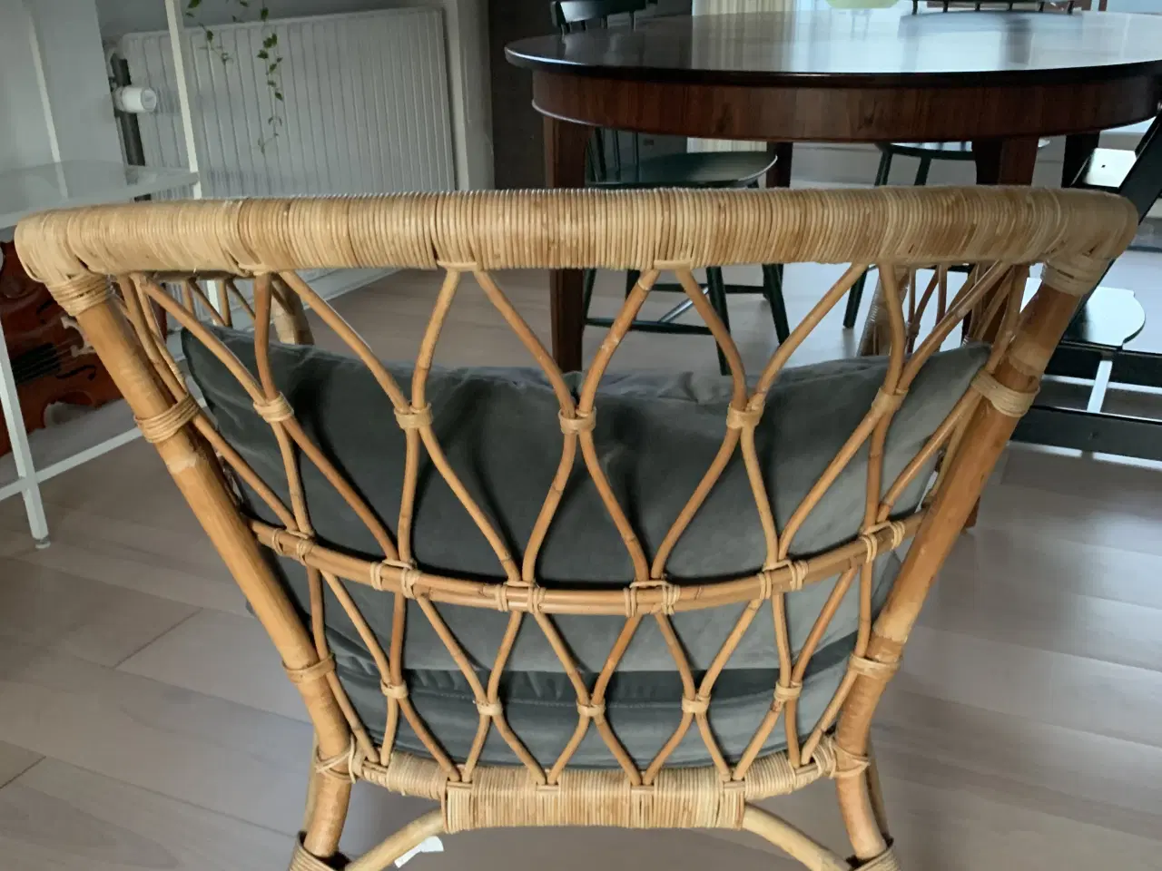 Billede 1 - Smuk lænestol i flet fra IKEA Stockholm 2017