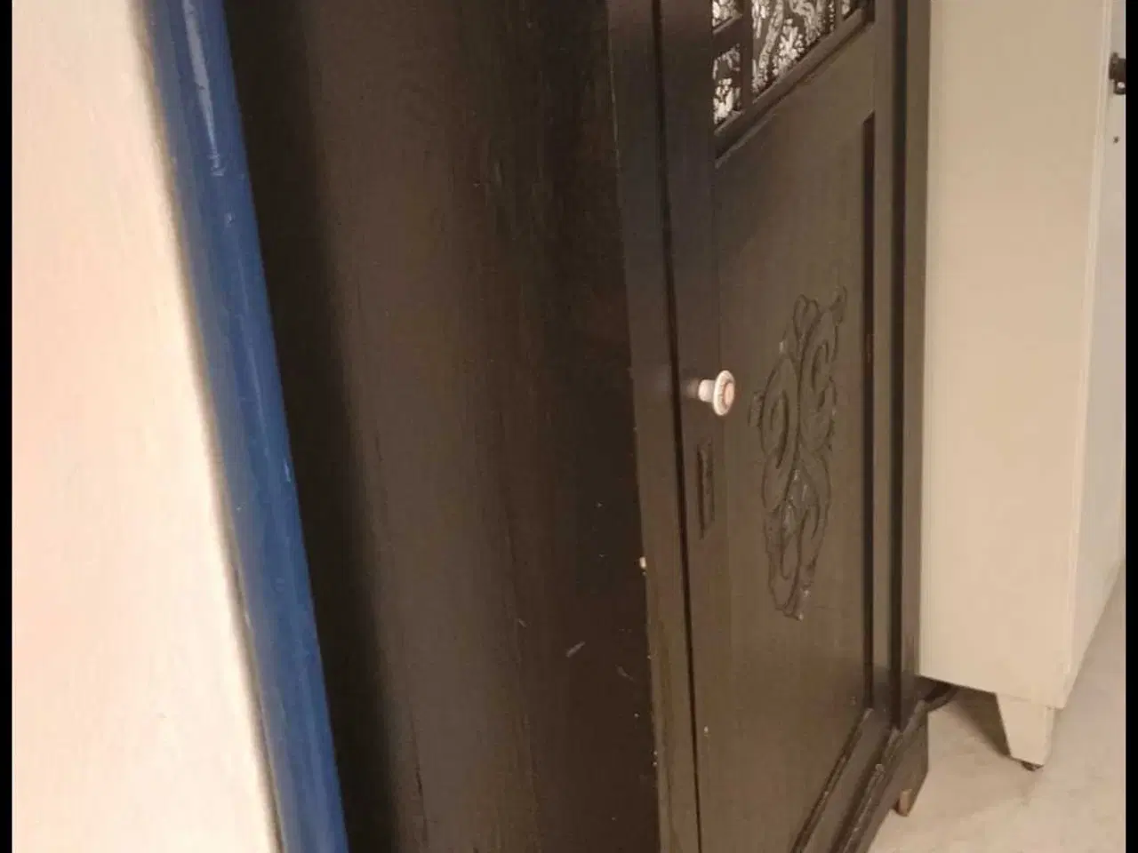 Billede 2 - Karlekammer skab