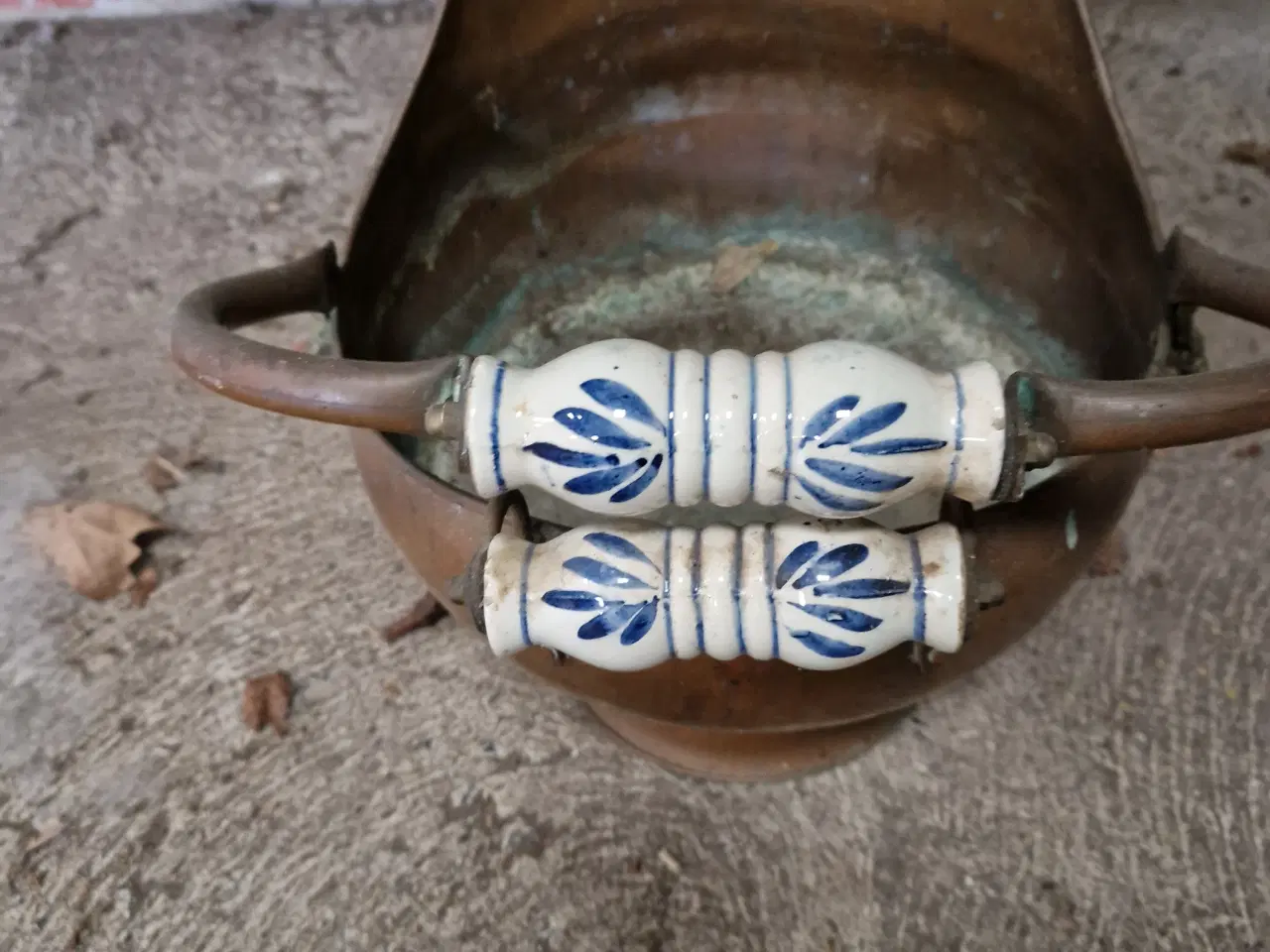 Billede 3 - Kobber kulspand med håndtag i porcelæn
