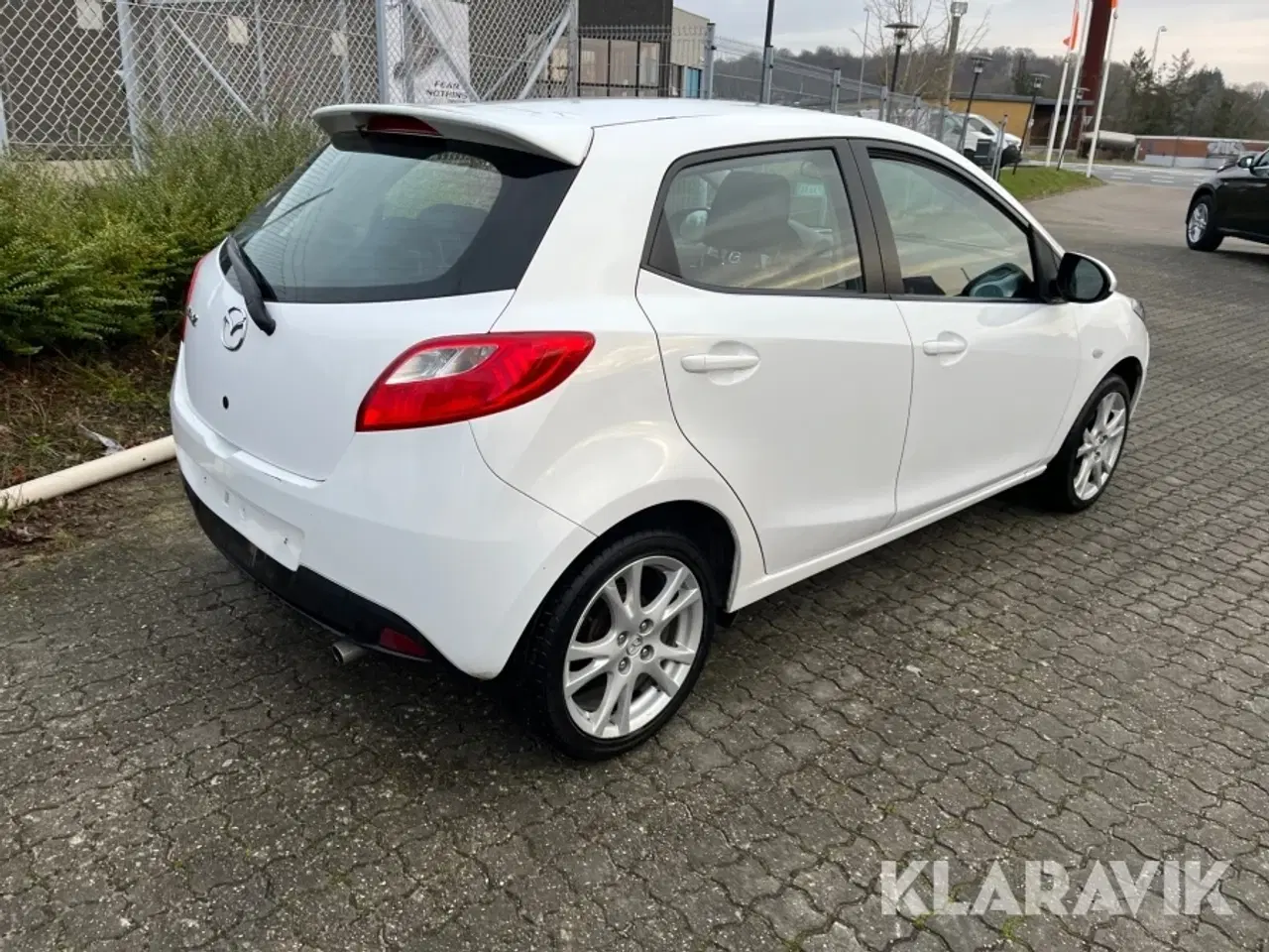 Billede 3 - Bil Mazda Mazda2 1,3 Hatchback STANDA