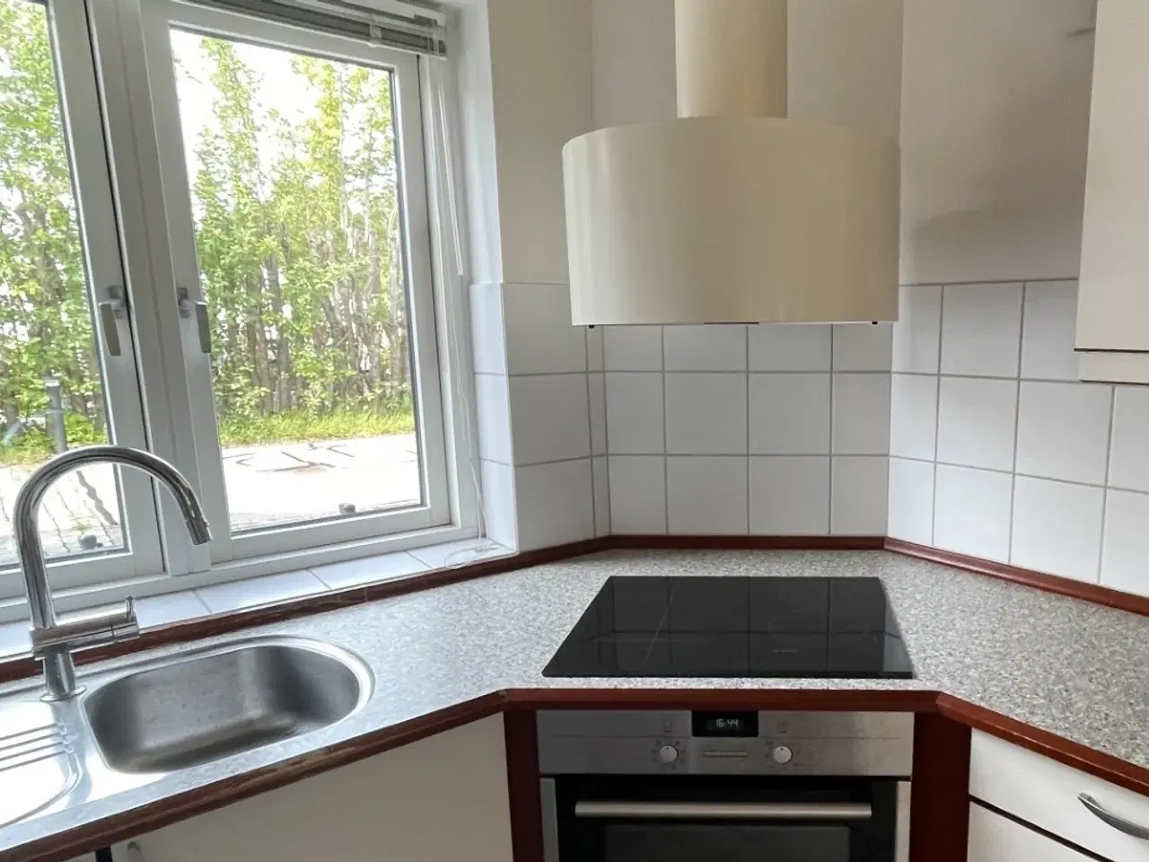 Billede 2 - Komplet køkken inkl. hvidevarer bortgives