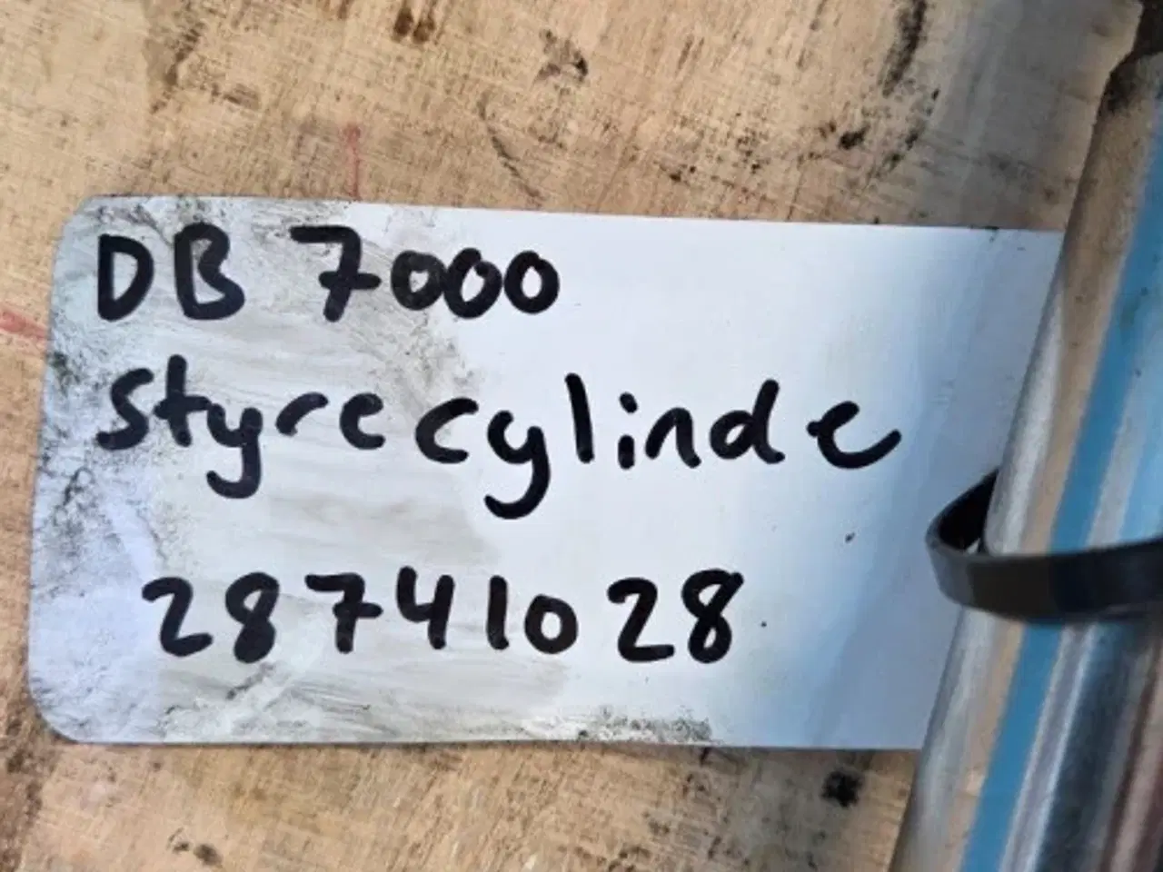 Billede 4 - Dronningborg D7000 Styrecylinder 28741028