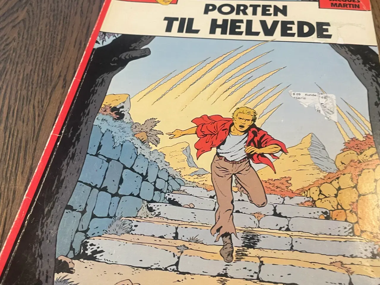 Billede 2 - Forskellige tegneserier sælges.