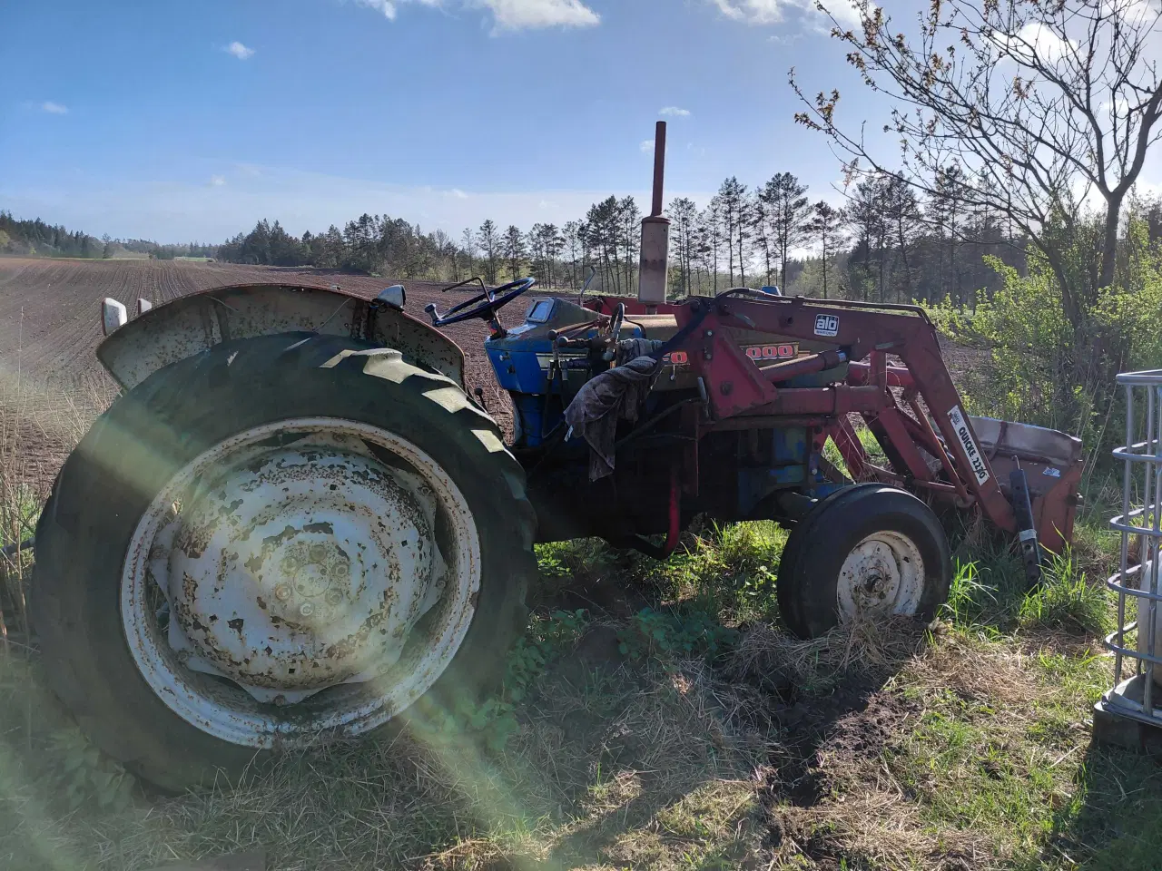 Billede 3 - Ford 4000, redskaber og kornvogne